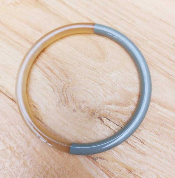 Armband van buffelhoorn/acryl Olijfgroen- armband uit Vietnam