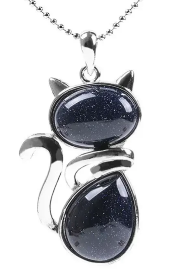 Natuurstenen halsketting in de vorm van een kat, Blauwzand