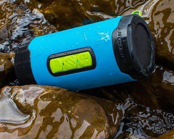 De boomBOTTLE Rugged Waterproof Wireless Speaker