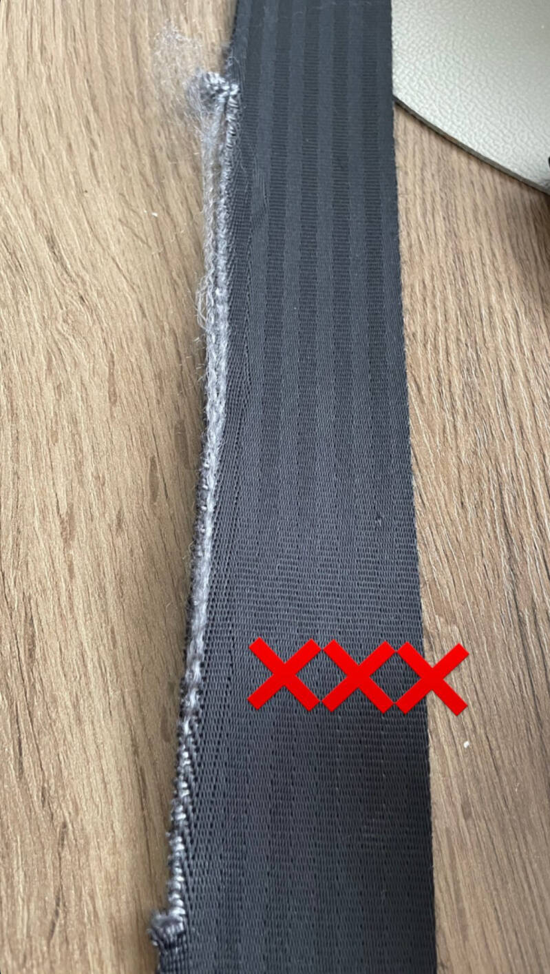 beschadigde autogordelband