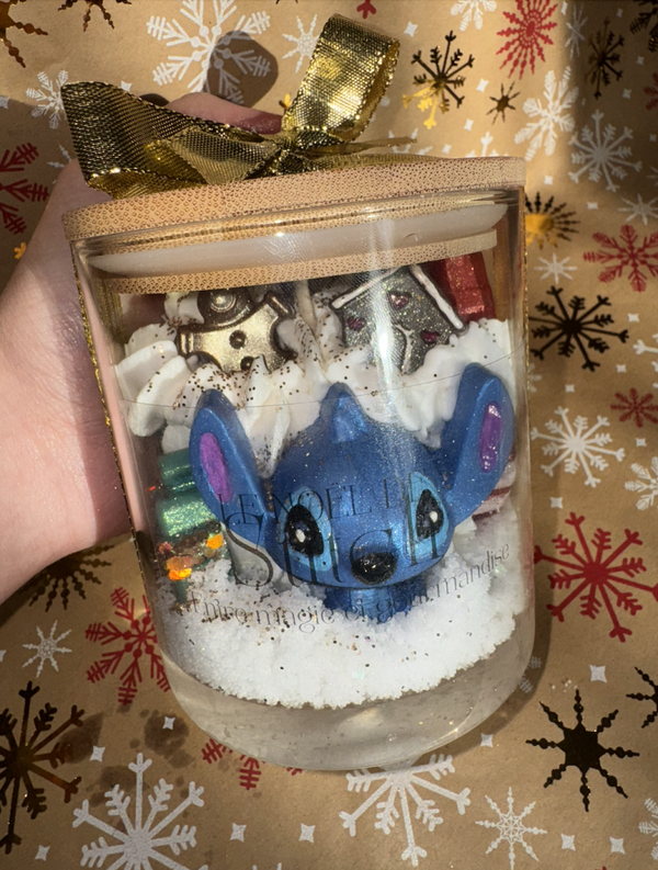 Bougie " Le Noel de stitch"