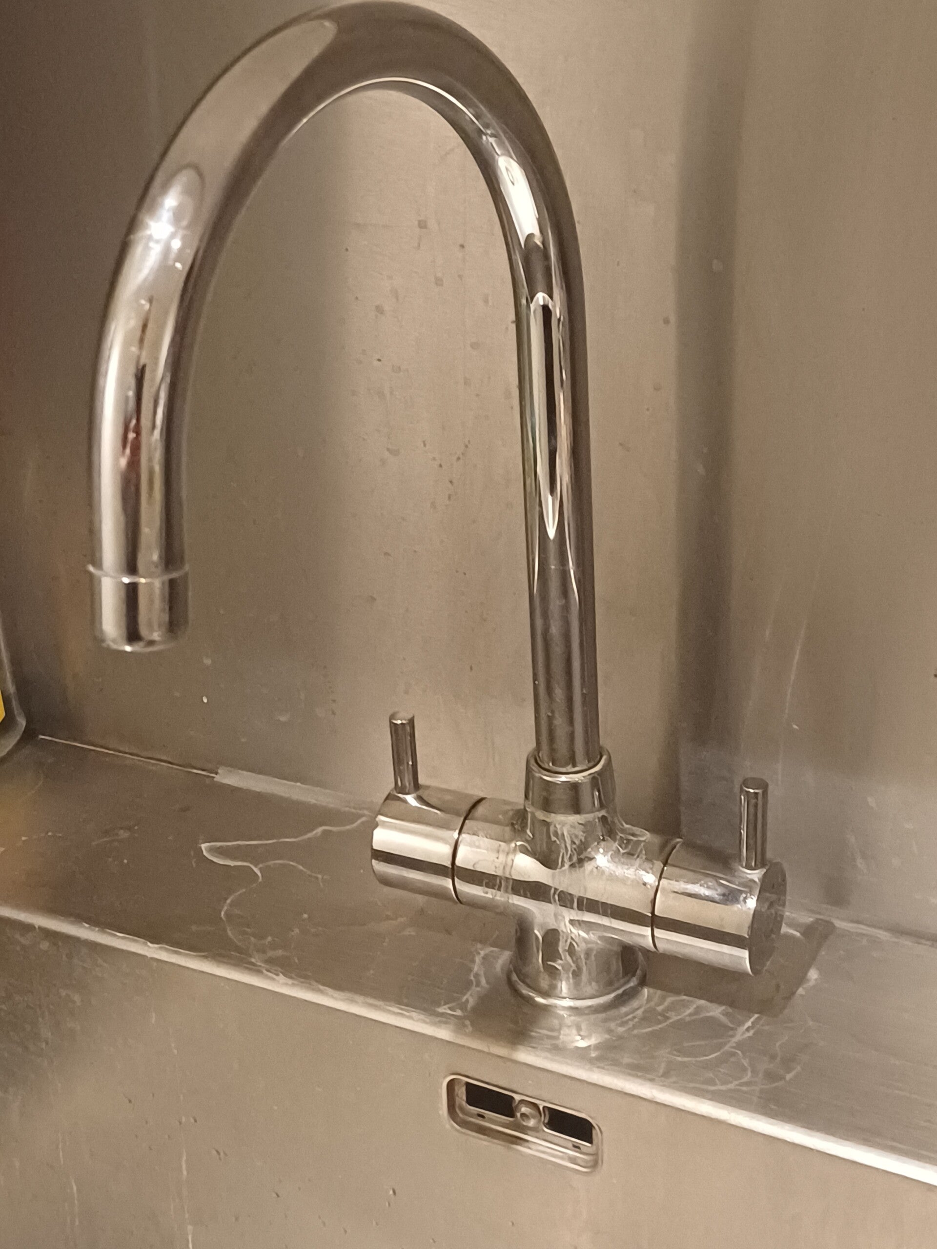 Washing machine installation service for Ukrainian community in London