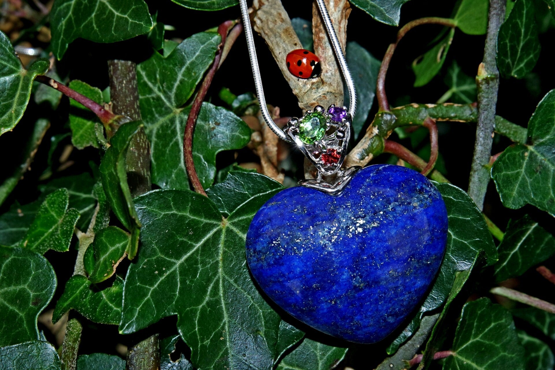 hanger granaat lapis lazuli zilver