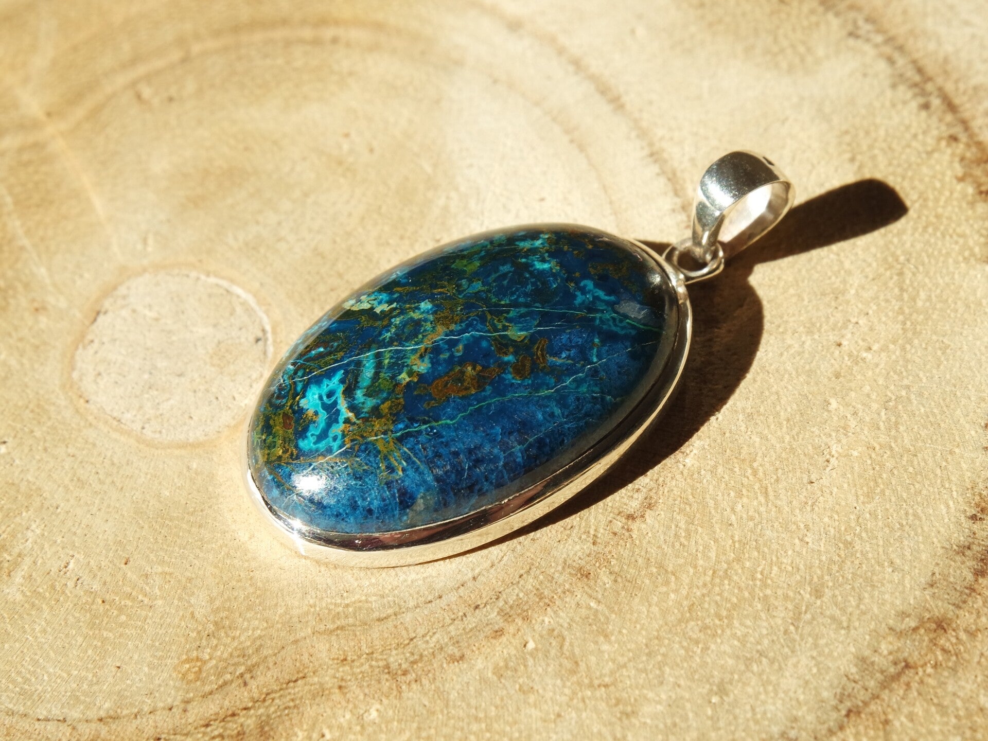 Hanger Shattuckiet 3