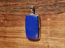 lapis lazuli edelsteen voor keelchakra Vishuddha 5e chakra balans en werking