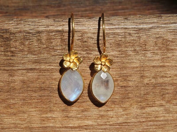 Regenboog- Maansteen Vergulde Oorbellen