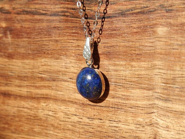Hanger Lapis Lazuli aan zilveren ketting