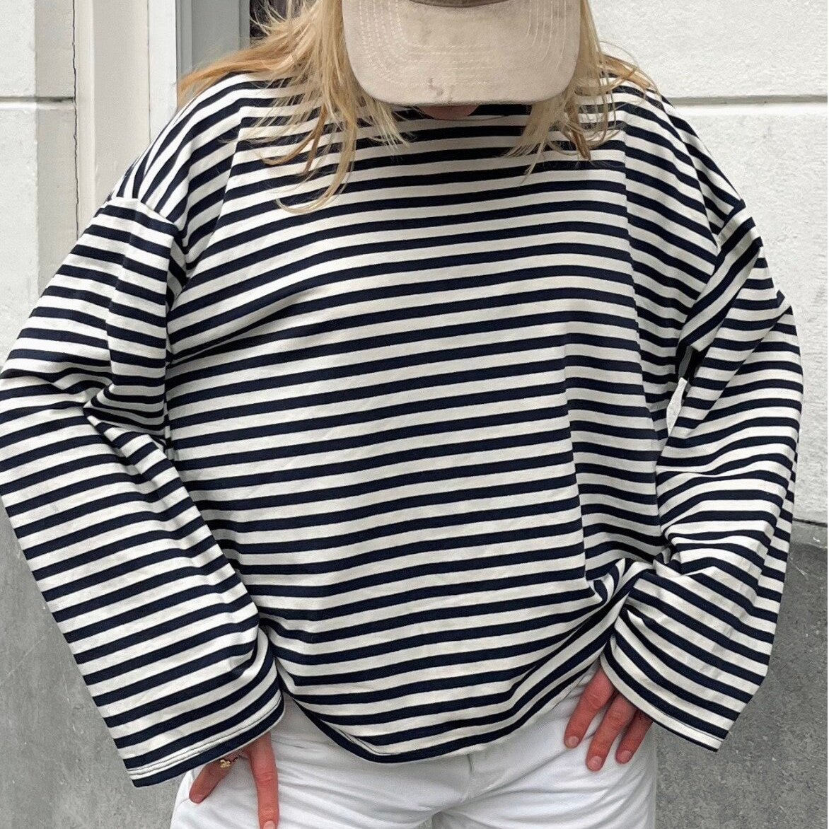 The striped long sleeve blue/white
