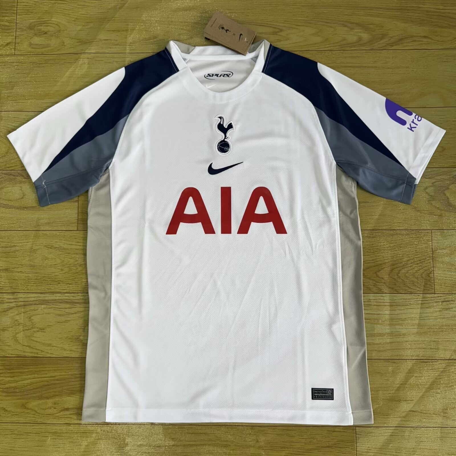 Tottenham Hotspur. Temporada 2025-2026/ Primera Camiseta