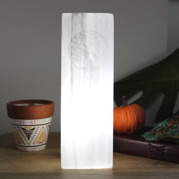 Selenit-Blocklampe „Baum des Lebens“ – 25 cm