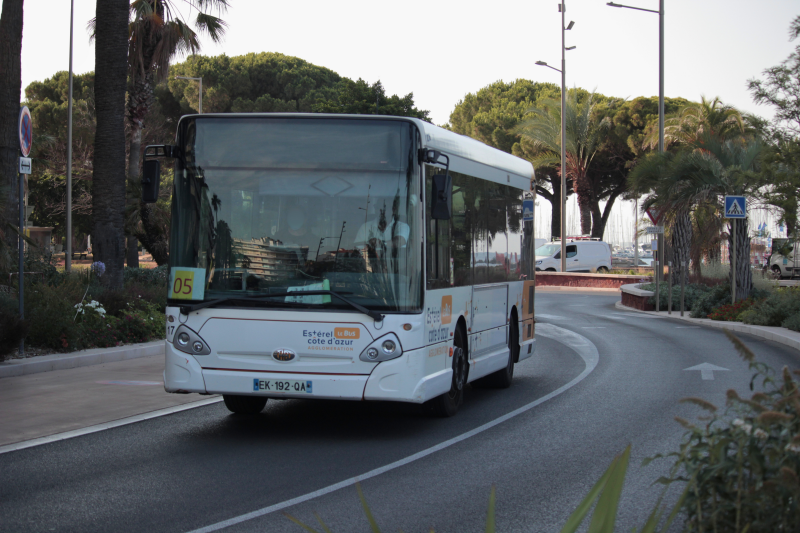 HeuliezBus GX137 n°17 - Rafael Bus  - Ligne 5 - ©Spayk