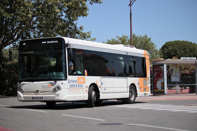 HeuliezBus GX137 n°61 - Estérel Cars  - Ligne 3 - © Spayk