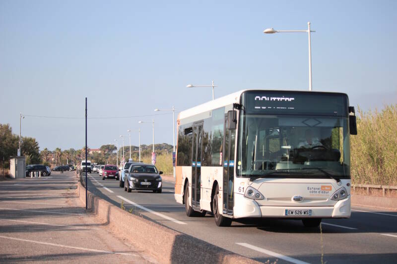 HeuliezBus GX137 n°61 - Estérel Cars - Ligne 23 - ©Spayk