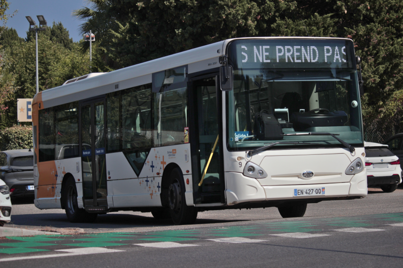 HeuliezBus GX137L n°9 - Estérel Cars  - En pause - ©Spayk