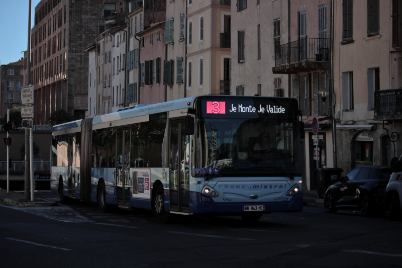 HeuliezBus GX427 - n°221 - RD TPM - Ligne 3 - ©Spayk