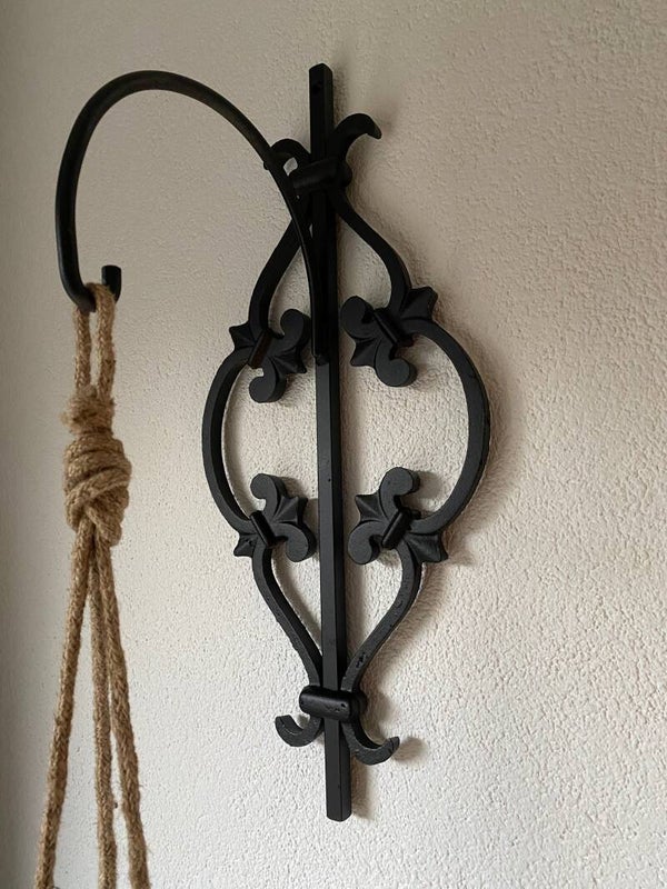 IJzeren wandhanger in matzwart