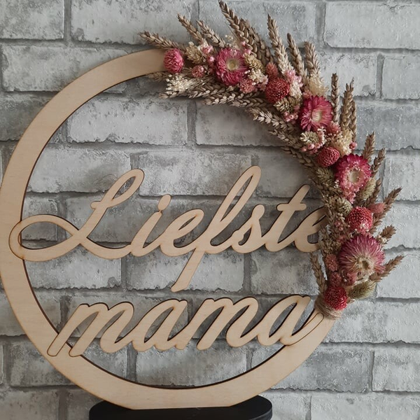 Gepersonaliseerde naamring met droogbloemen