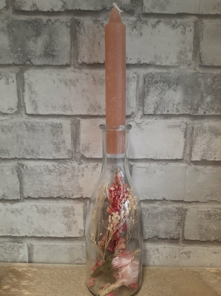 Kaars met droogbloemen