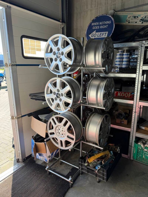 Velgen showroom standaard