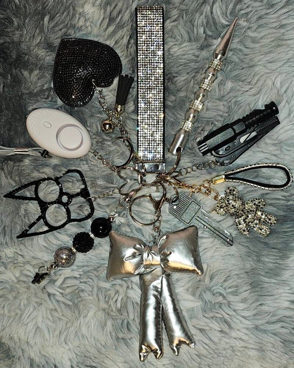 Black and silver keychain set