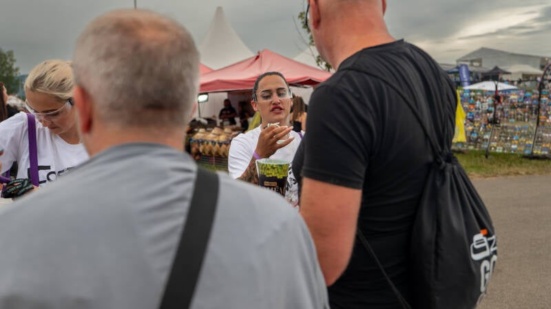 p10000050-standard-pplgi1.jpg