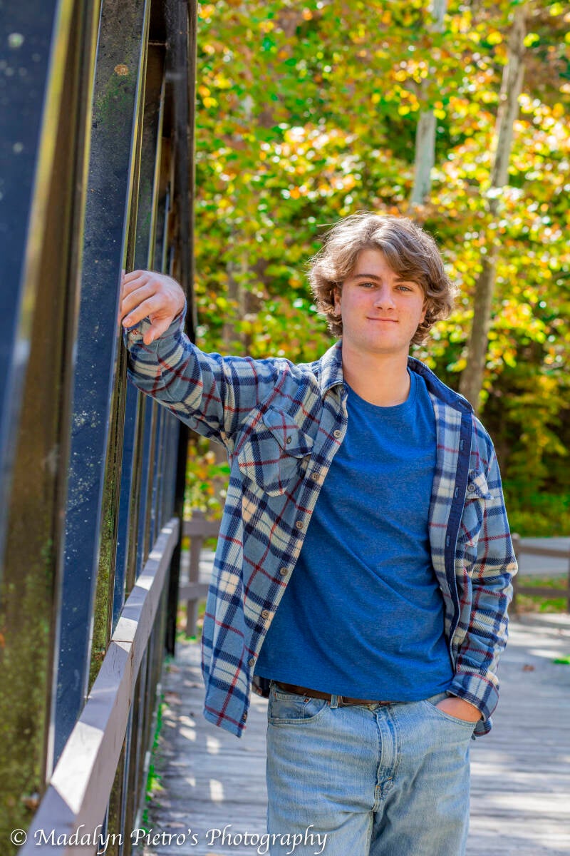 nick-s_senior_pictures-186-standard.jpg