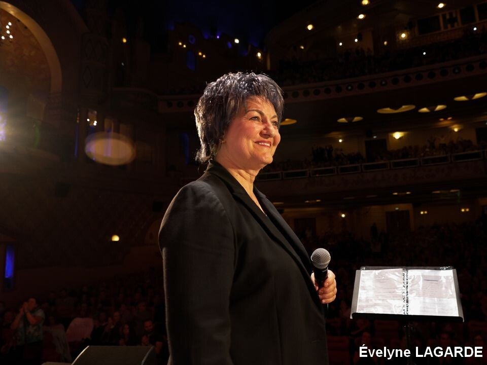 evelyne-lagarde-standard.jpg