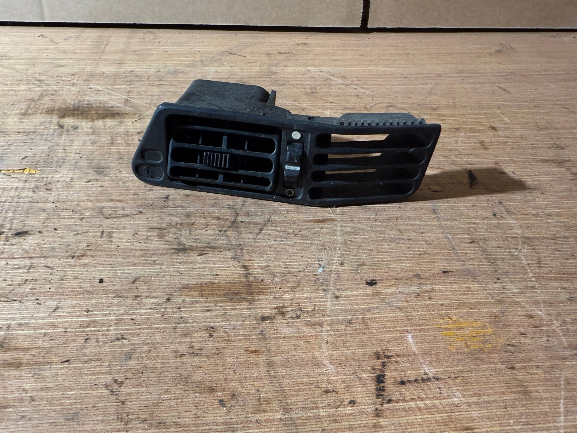 BMW E24 630 635 CSI E 24 Lüftung Versteller Links Lüftungsdüse Verkleidung Gebläse on/off 628 Teile Mopsfrikadelle