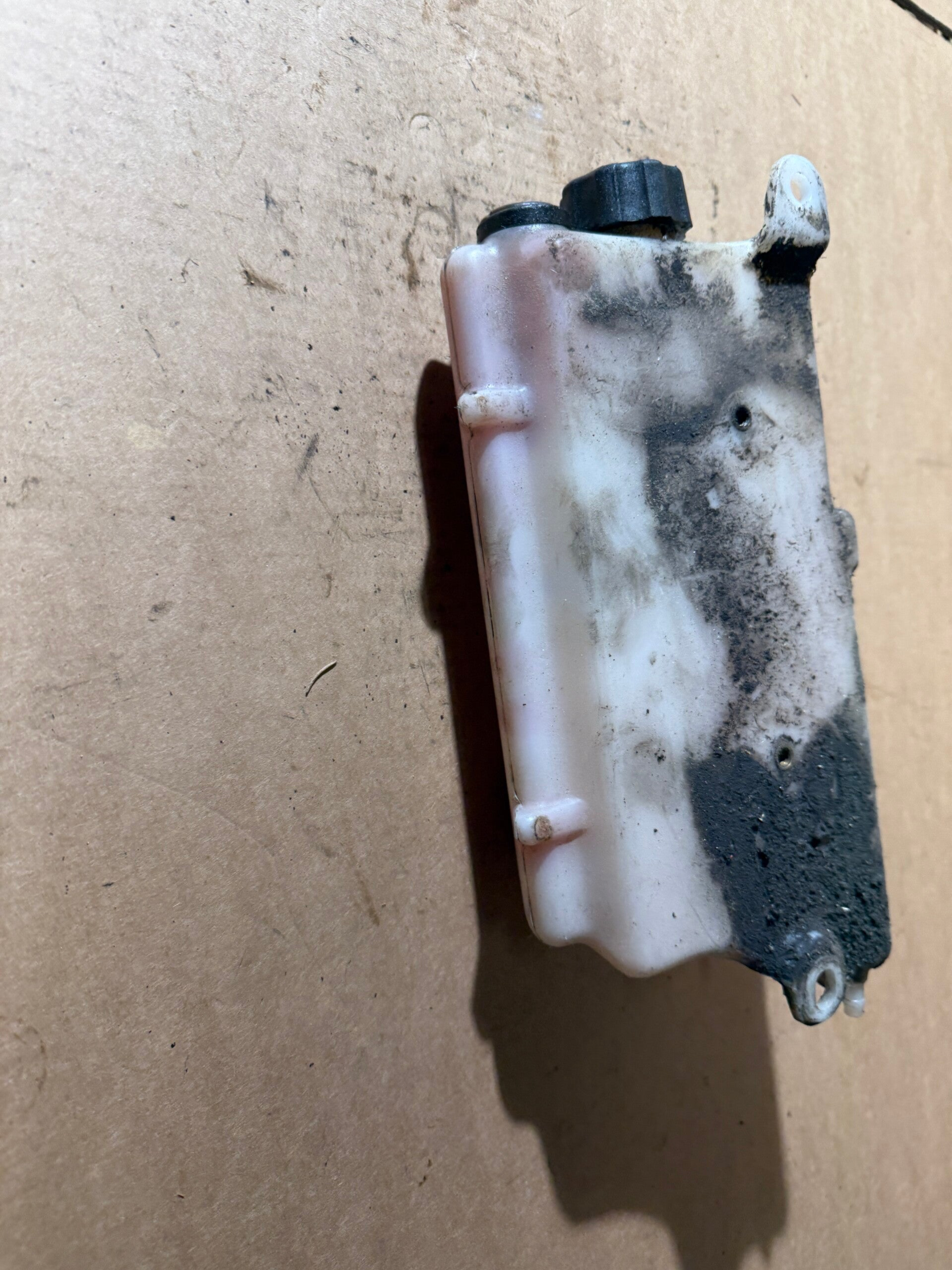 Yamaha DT 125 R  3BN Tank Öltank Ölbehälter Deckel Verschluss Öldeckel Teile Mopsfrikadelle