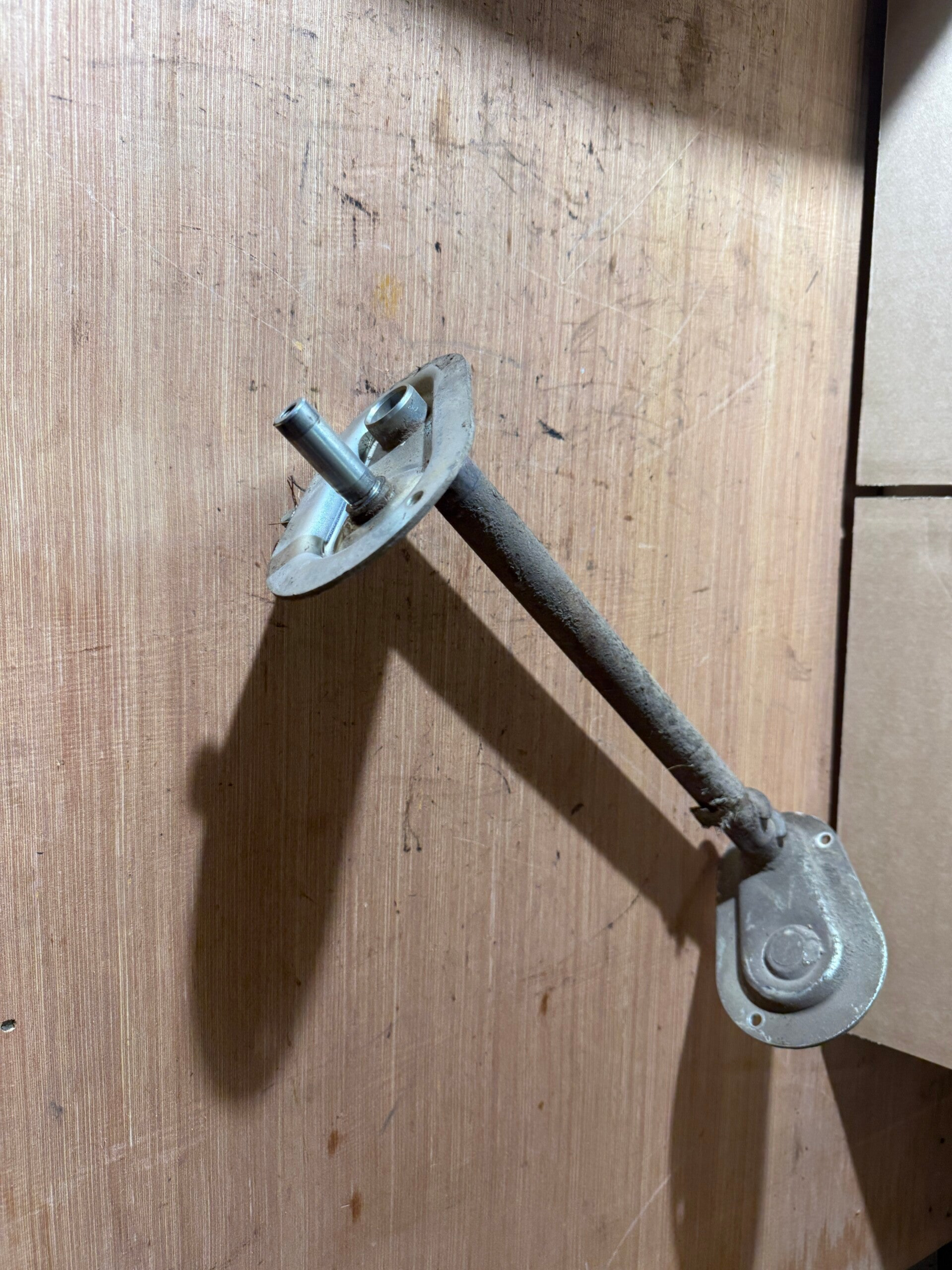 Yamaha YLM 446 P Rad Radaufnahme Achse Halter Teile Schlachtfest Mopsfrikadelle