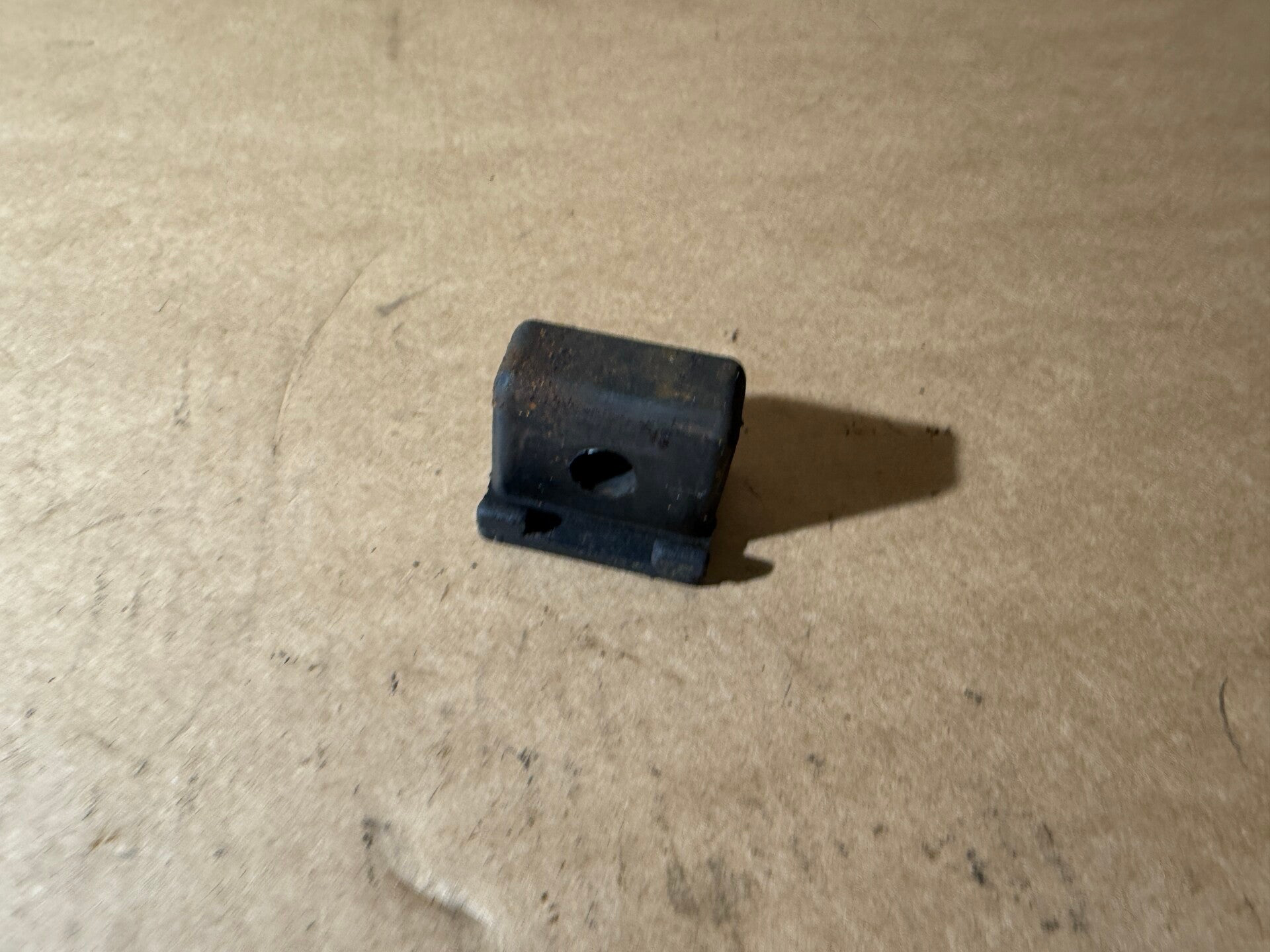 Adly RT Suzuki TR 50 Street Magic HerChee Gummi Halter Gummipuffer Teile Schlachtfest Mopsfrikadelle