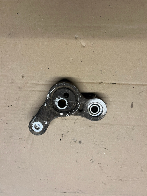 Suzuki DR 125 Se SF44A Umlenkung Umlenkhebel Knochen Dämpfer Federbein Mopasfrikadelle