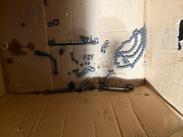 Italjet Pack 2 Verkleidung Knebel Kleinteile Feder Kette Schlachtfest Mopsfrikadelle