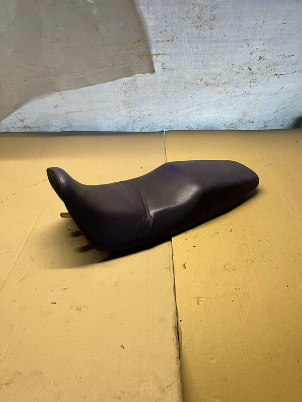 Honda NSR 50 Sitzbank Sattel Sitz Seat Teile Schlachtfest Mopsfrikadelle