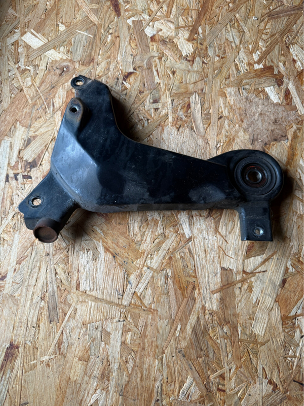 Peugeot Jetforce 125 EFI Schwinge Schwingenträger Hinterrad Halter Teile Mopsfrikadelle