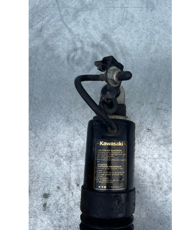 Kawasaki GPX 600 R Stossdämpfer Federbein Zentralfederbein Schlachtfest Mopsfrikadelle