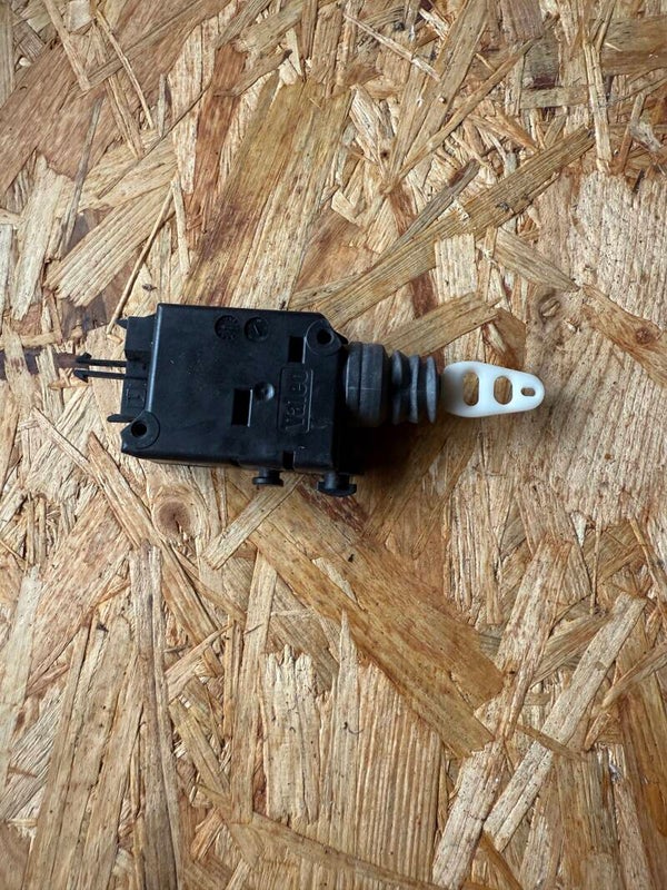 Peugeot Jetforce 125 EFI C-Tech Sitzbank Verschluss Verriegelung Valeo Sitz Sattel Mopsfrikadelle