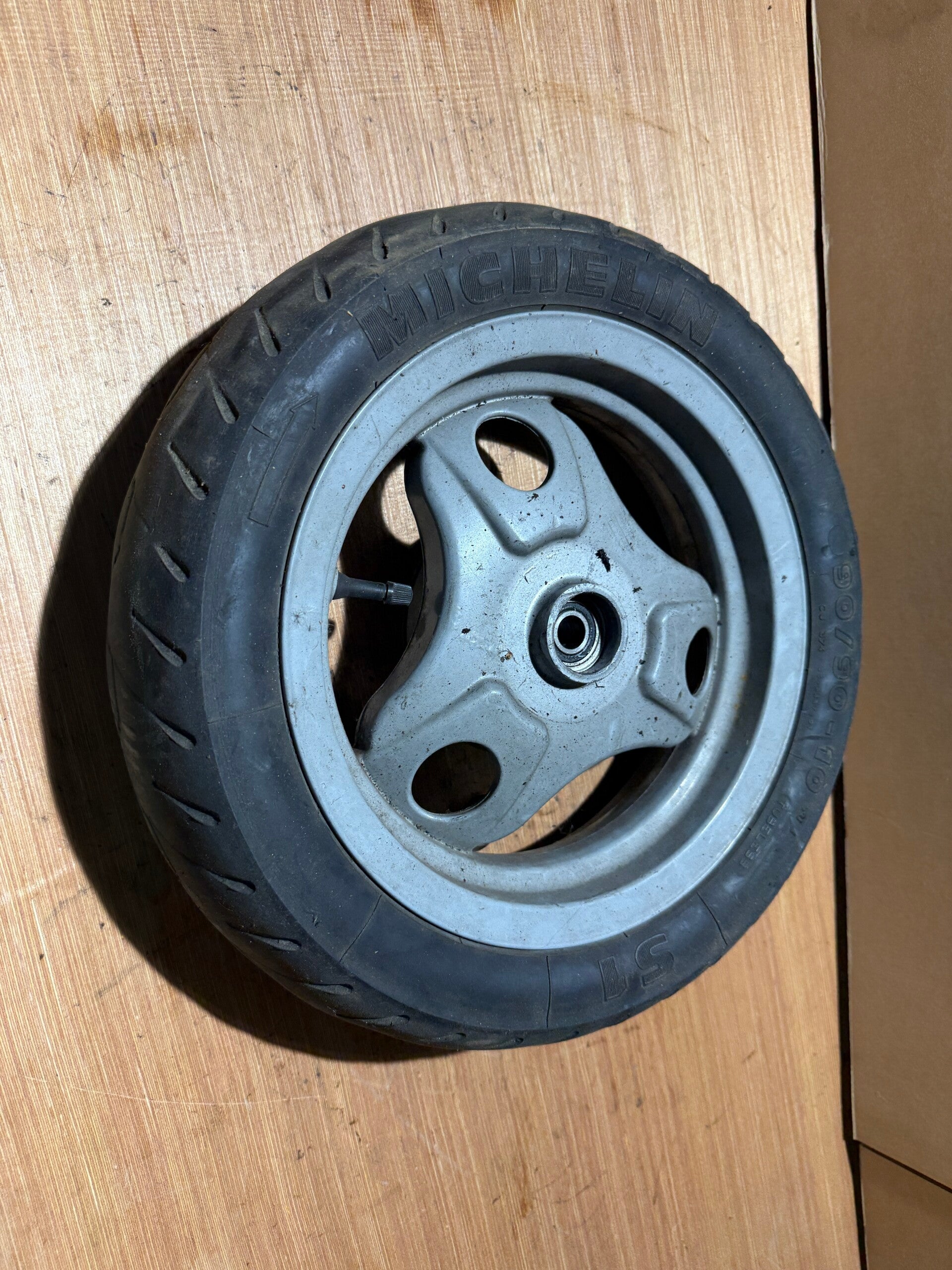 Piaggio Sfera Felge Rad Rim NSL RST Wheel Vorderrad Reifen Teile Schlachtfest Mopsfrikadelle