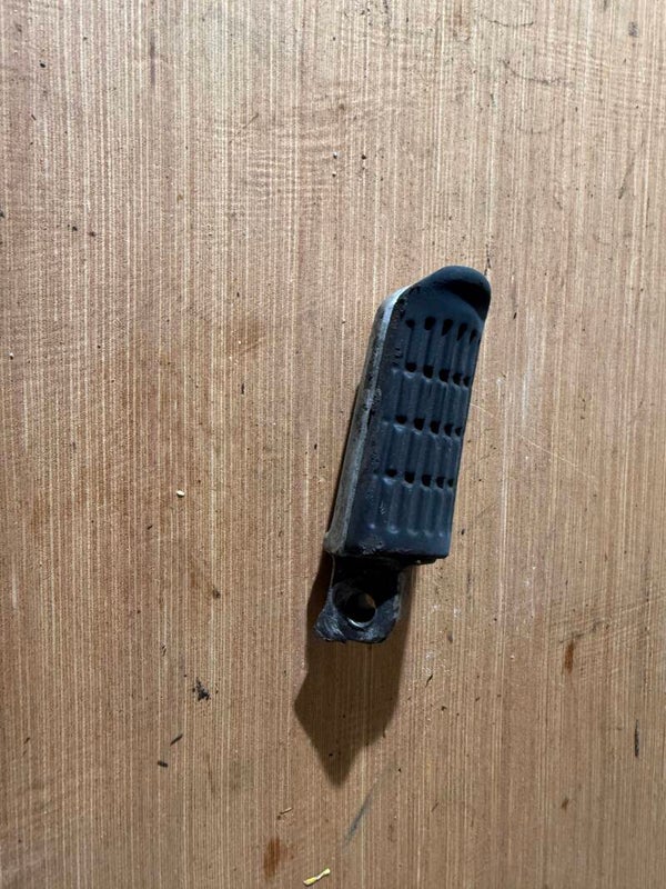 Honda NSR 125 JC 20 Fussraste Fußraste Raste Teile Schlachtfest Mopsfrikadelle