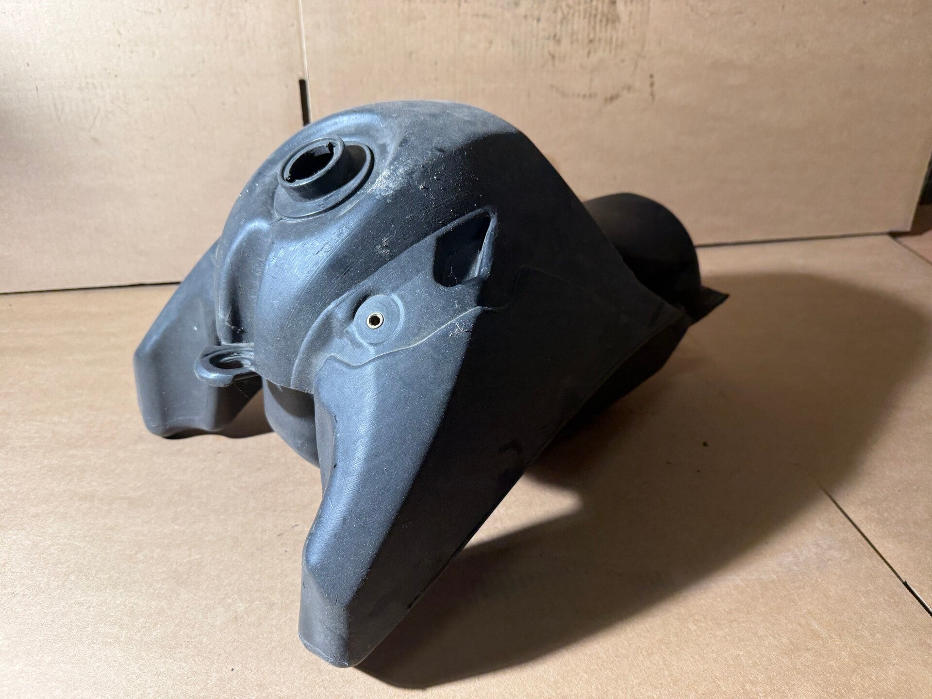 Yamaha XT 125 R Malaguti XT Tank Fuel Benzintank Teile Schlachtfest Mopsfrikadelle