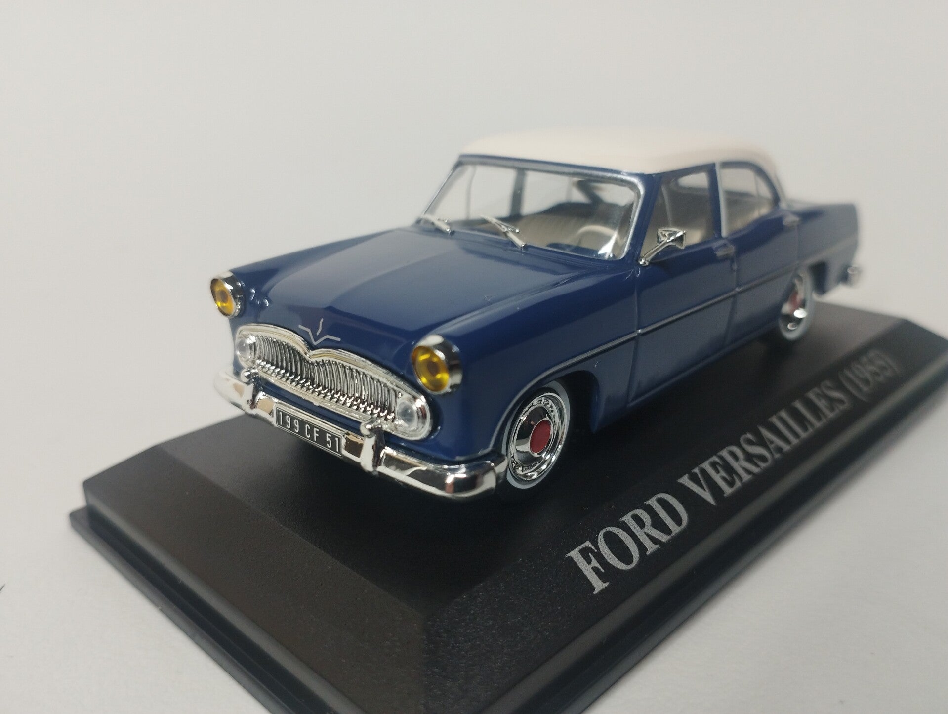 FORD VERSAILLES 1955