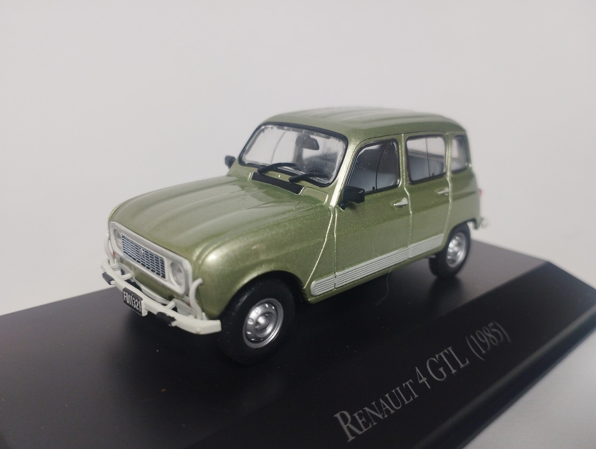 RENAULT 4 1985