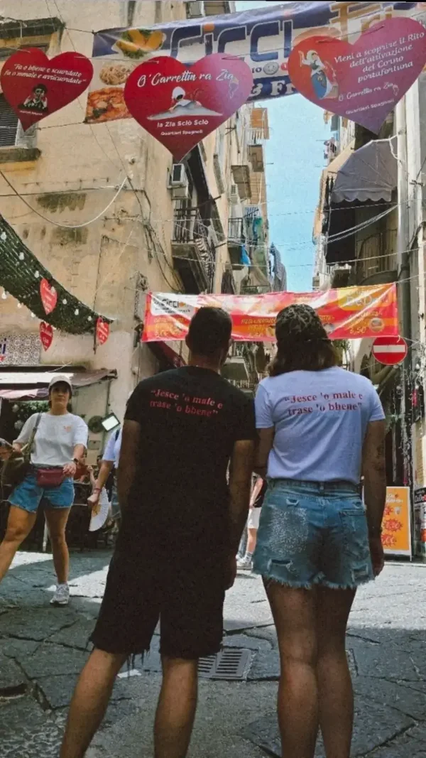 Maglie jesce 'o male e trase 'o bbene