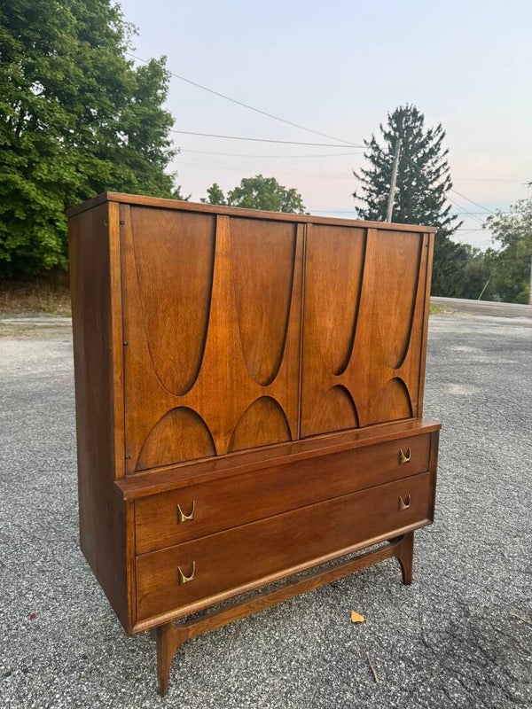 broyhill brasilia gentalmens chest