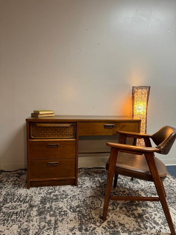 midcentury 4  drawer desk made by ward furniture.