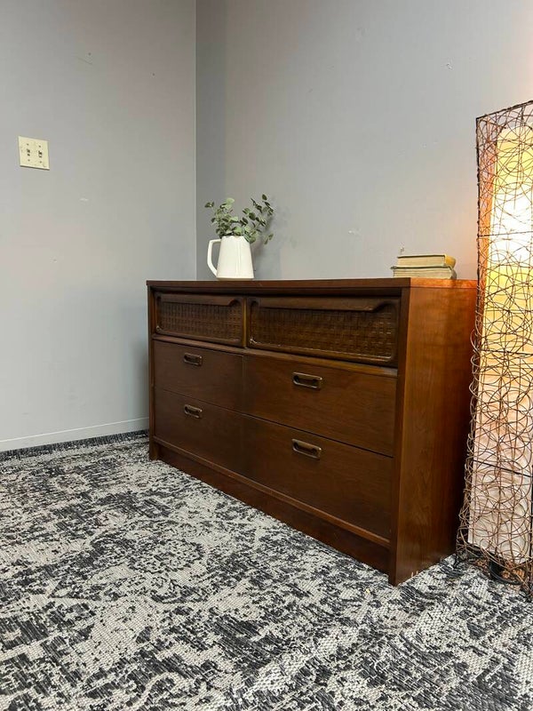 midcentury 6 drawer dresser made by ward furniture.