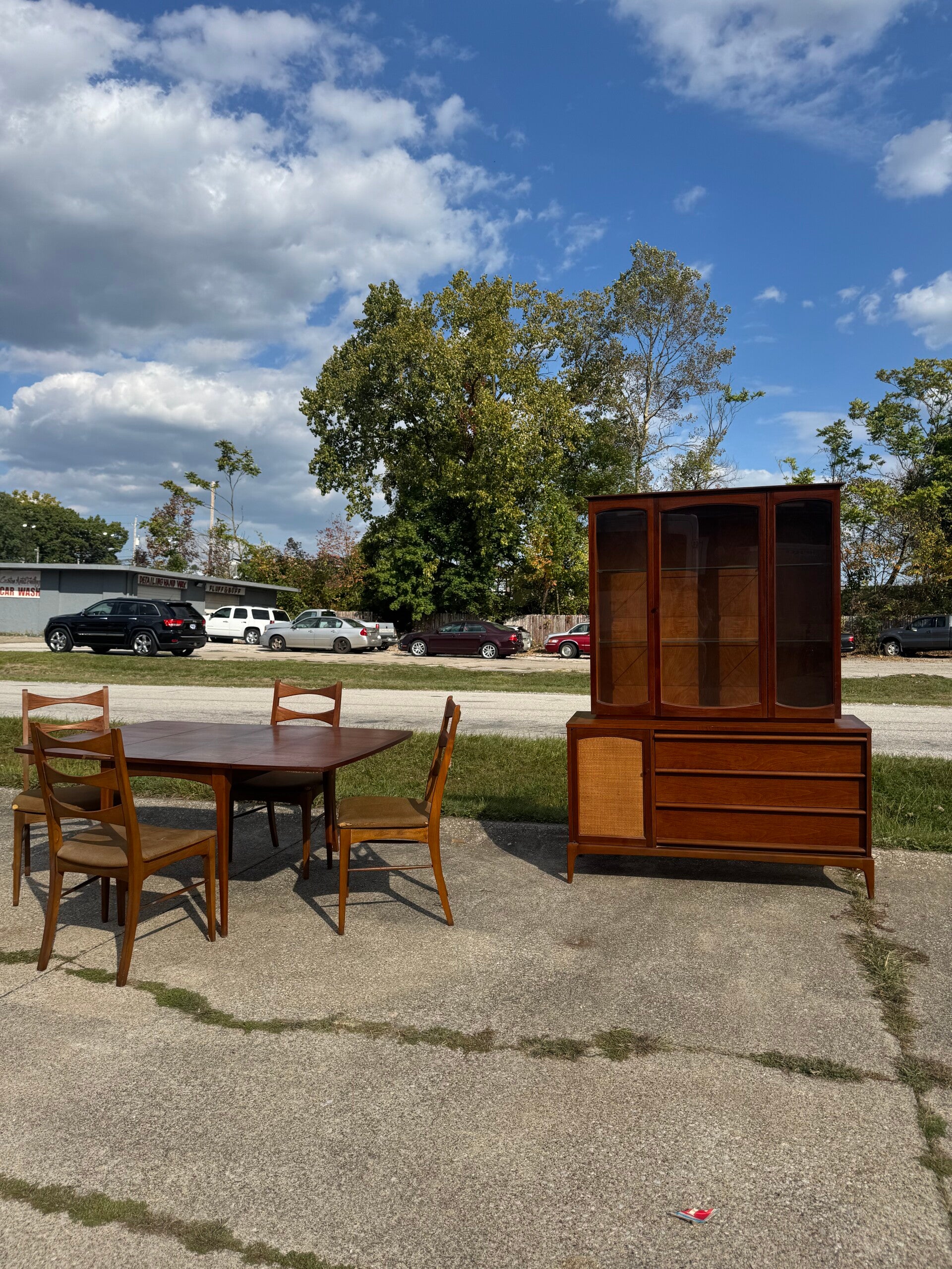 Mcm Lane Rhythm Hutch and Dining Set