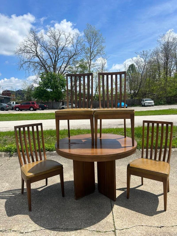 Mcm Broyhill Premier Dinning room Table Set