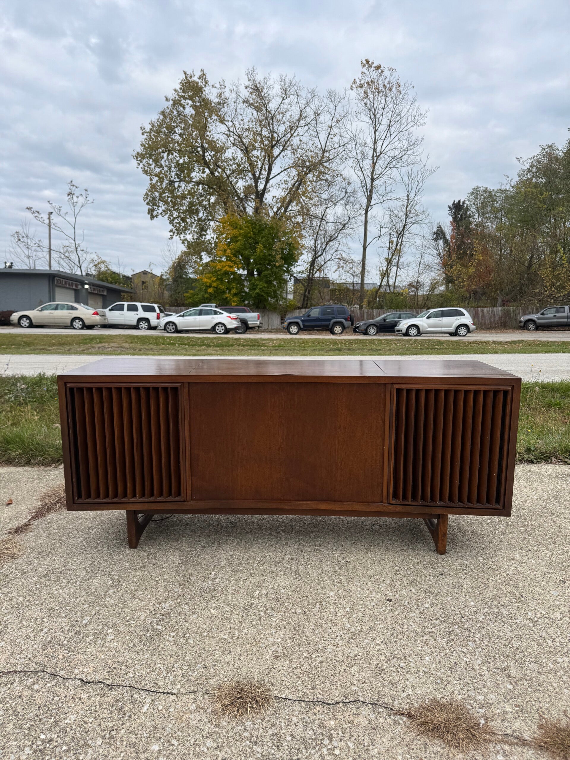 Mcm New Vista Victrola Record Player