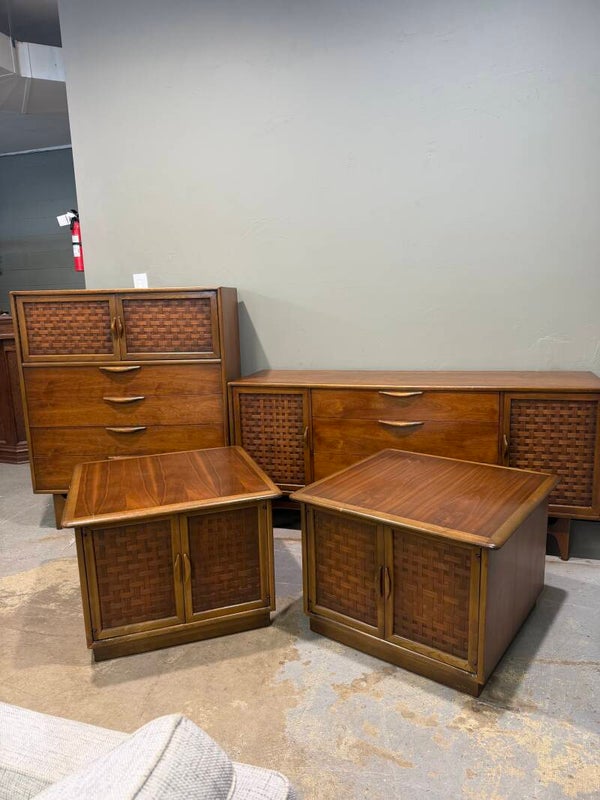 Mcm lane Perception collection bedroom set